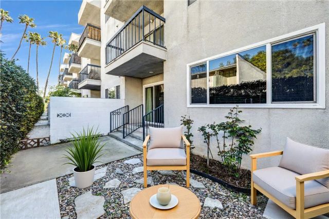 497 S El Molino 106, Pasadena, CA 91101