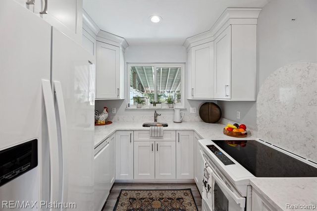 5992 Alan Drive 22, Brighton, MI 48116