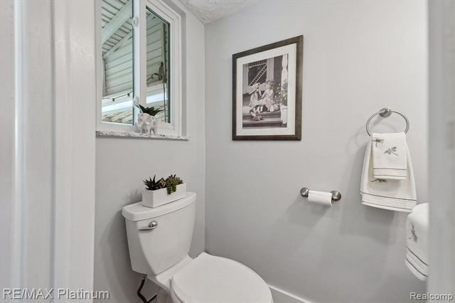 5992 Alan Drive 22, Brighton, MI 48116