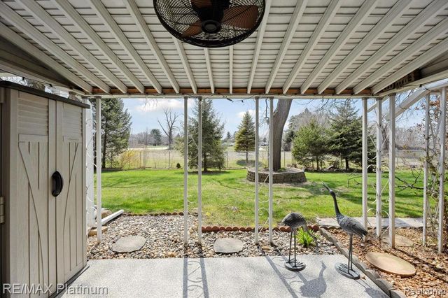5992 Alan Drive 22, Brighton, MI 48116