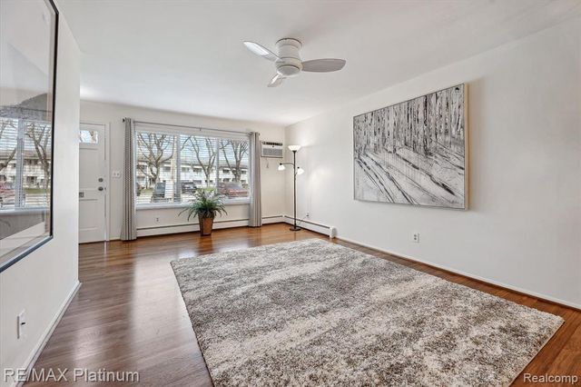 5992 Alan Drive 22, Brighton, MI 48116