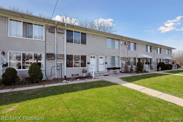 5992 Alan Drive 22, Brighton, MI 48116