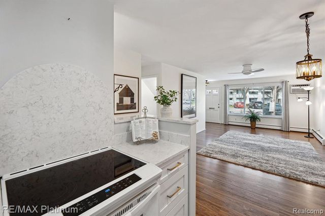 5992 Alan Drive 22, Brighton, MI 48116