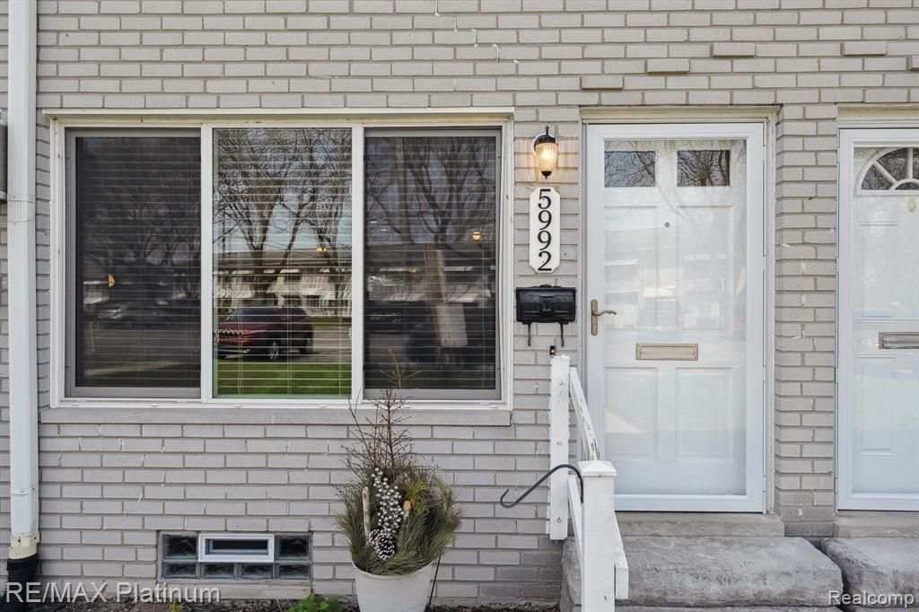 5992 Alan Drive 22, Brighton, MI 48116