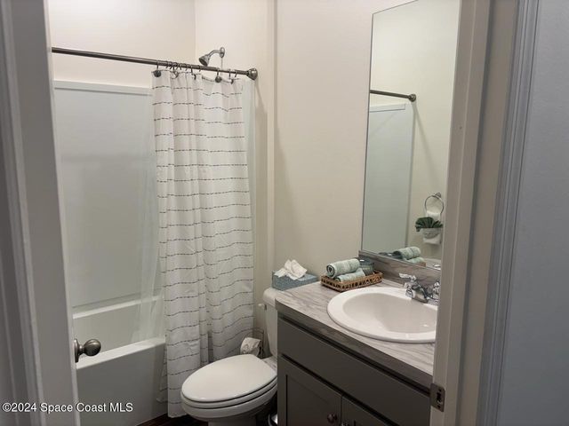 647 Airoso Road SE, Palm Bay, FL 32909