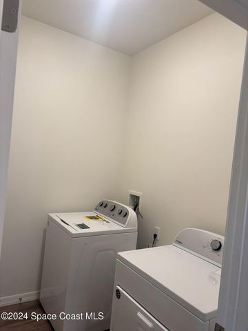 647 Airoso Road SE, Palm Bay, FL 32909