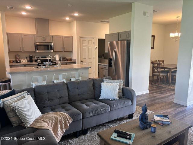 647 Airoso Road SE, Palm Bay, FL 32909