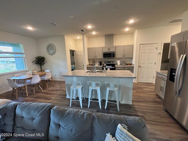 647 Airoso Road SE, Palm Bay, FL 32909