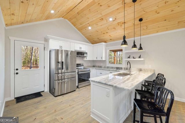 292 Wits End Way, Blue Ridge, GA 30513