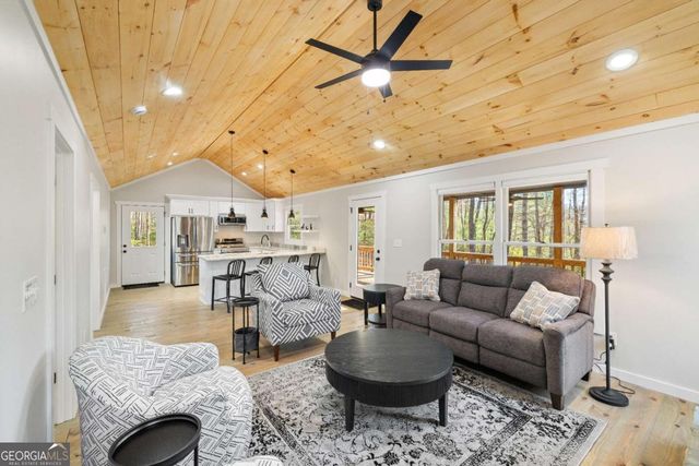 292 Wits End Way, Blue Ridge, GA 30513