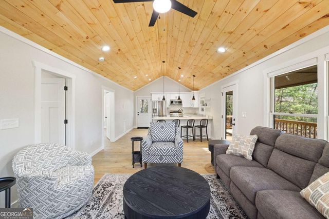 292 Wits End Way, Blue Ridge, GA 30513