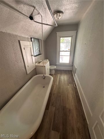1061 Ackley Street, Akron, OH 44306