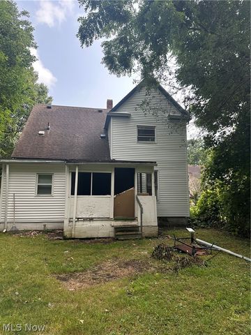 1061 Ackley Street, Akron, OH 44306