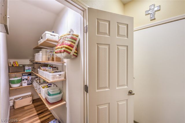 10450 Gold Shadow Avenue, Las Vegas, NV 89129