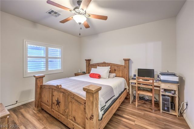 10450 Gold Shadow Avenue, Las Vegas, NV 89129