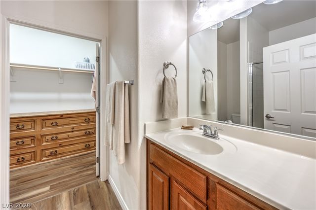 10450 Gold Shadow Avenue, Las Vegas, NV 89129