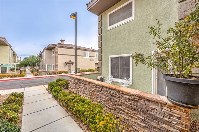 10450 Gold Shadow Avenue, Las Vegas, NV 89129