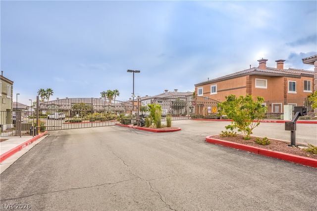 10450 Gold Shadow Avenue, Las Vegas, NV 89129