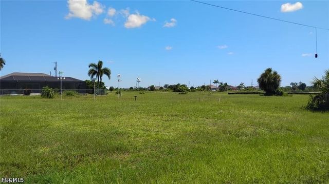 3805 NW 39th LN, Cape Coral, FL 33993