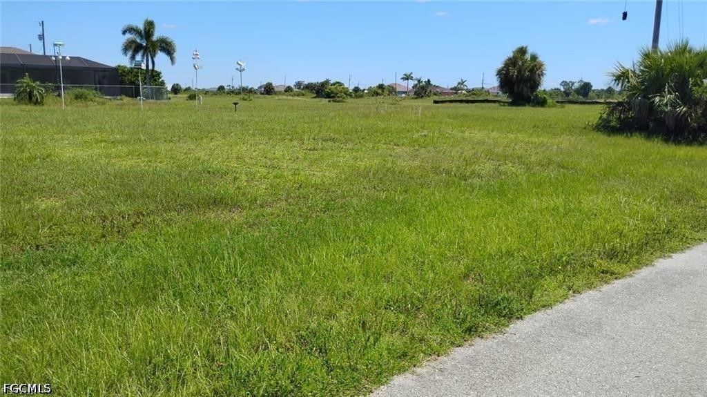 3805 NW 39th LN, Cape Coral, FL 33993