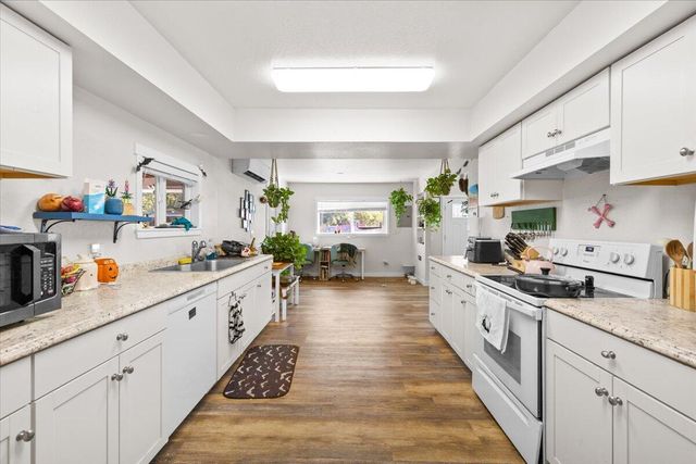 372 Ogara Street, Medford, OR 97501