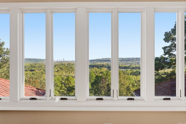 6601 Rivermist Pt, North Little Rock, AR 72118