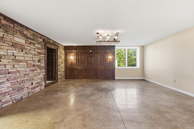 6601 Rivermist Pt, North Little Rock, AR 72118