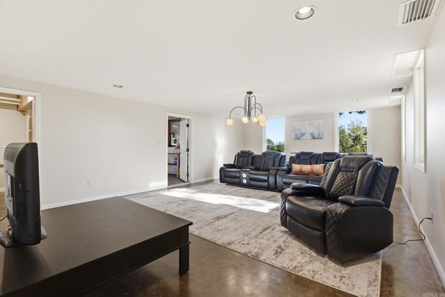 6601 Rivermist Pt, North Little Rock, AR 72118