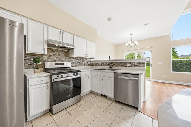 189 Malibu Drive, Romeoville, IL 60446