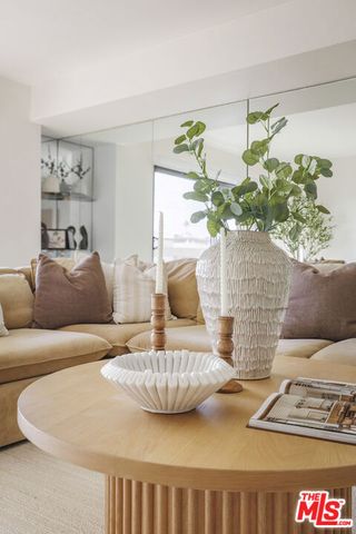 4829 Whitsett Avenue 301, Valley Village, CA 91607