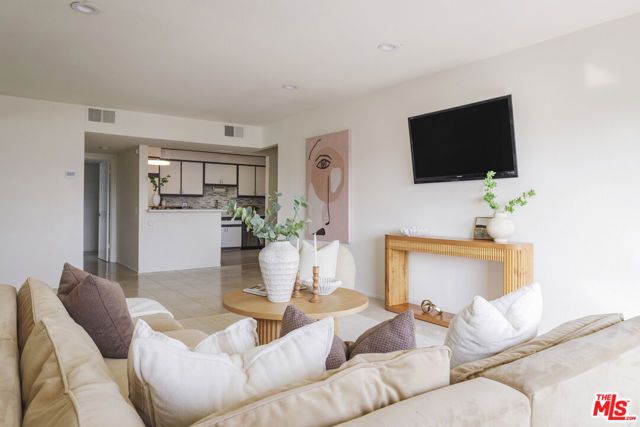 4829 Whitsett Avenue 301, Valley Village, CA 91607