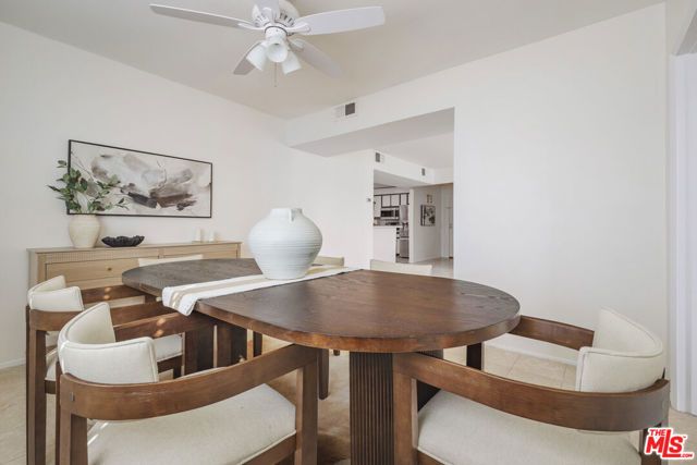 4829 Whitsett Avenue 301, Valley Village, CA 91607