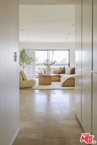 4829 Whitsett Avenue 301, Valley Village, CA 91607