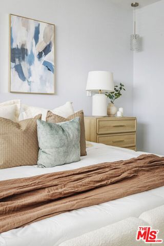 4829 Whitsett Avenue 301, Valley Village, CA 91607