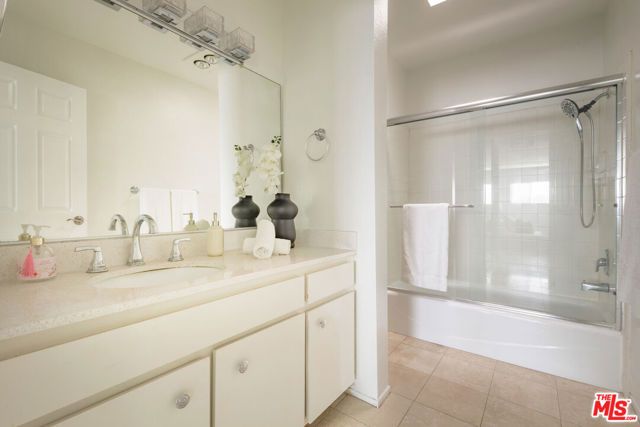 4829 Whitsett Avenue 301, Valley Village, CA 91607