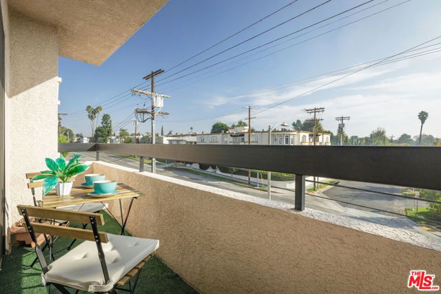 4829 Whitsett Avenue 301, Valley Village, CA 91607