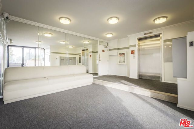 4829 Whitsett Avenue 301, Valley Village, CA 91607