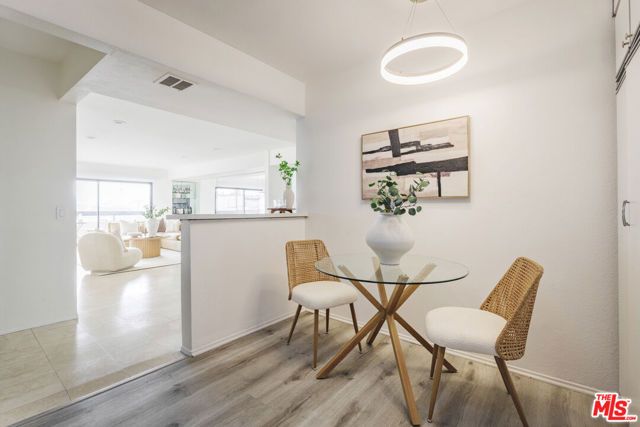 4829 Whitsett Avenue 301, Valley Village, CA 91607