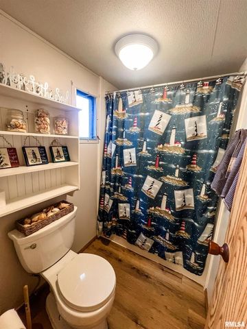 511 W HELEN Avenue, Christopher, IL 62822