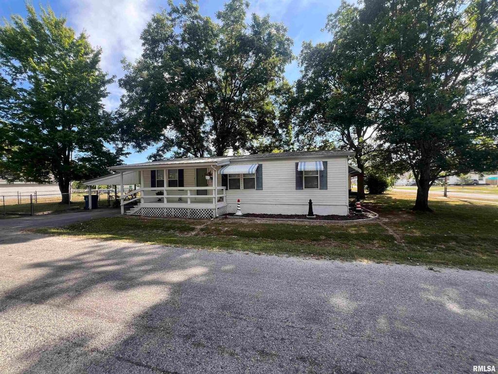 511 W HELEN Avenue, Christopher, IL 62822