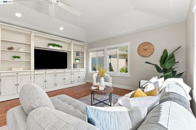 784 Avalon Way, Livermore, CA 94550