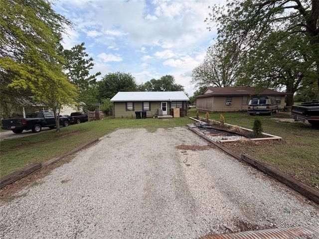 511 S 7th Street, Noble, OK 73068