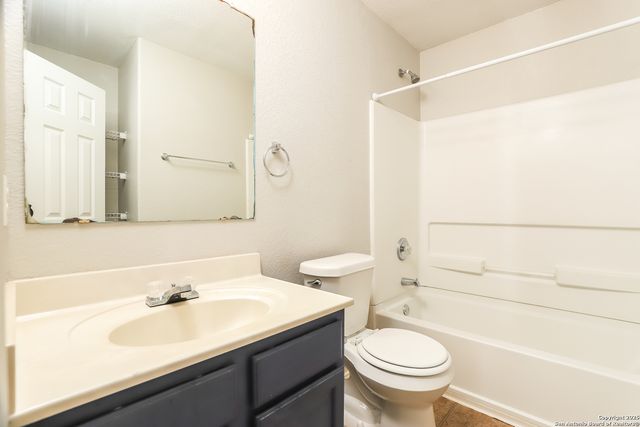 9334 Maple Silver, San Antonio, TX 78254