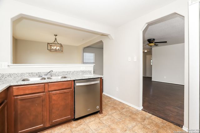 9334 Maple Silver, San Antonio, TX 78254