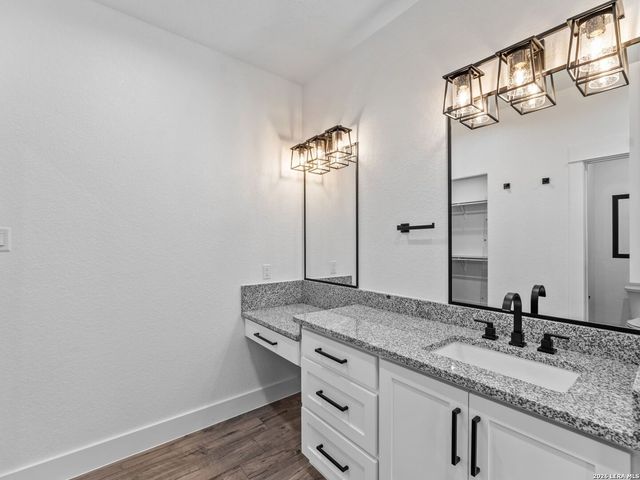 465 W Wetz Road, Marion, TX 78124