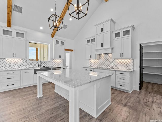 465 W Wetz Road, Marion, TX 78124