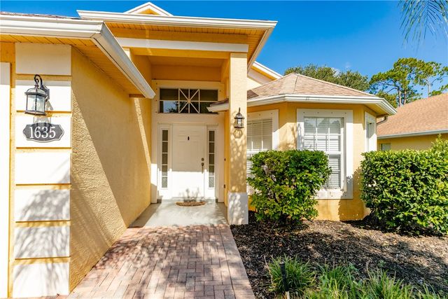 1635 16th Court SW, Vero Beach, FL 32962