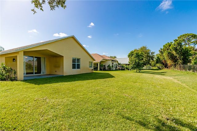 1635 16th Court SW, Vero Beach, FL 32962