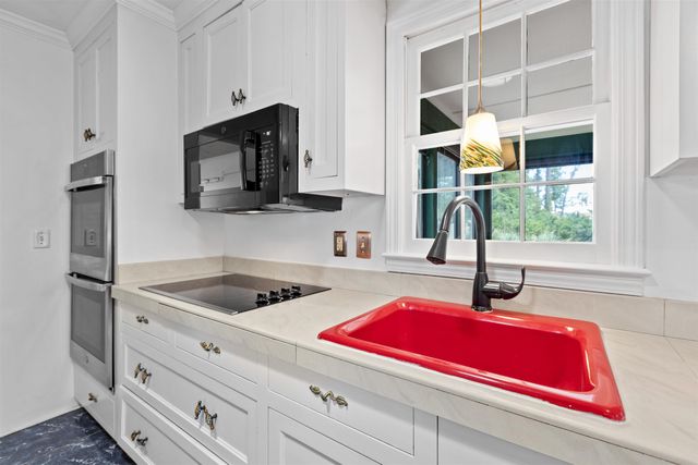 706 Thomas Ave., North Myrtle Beach, SC 29582