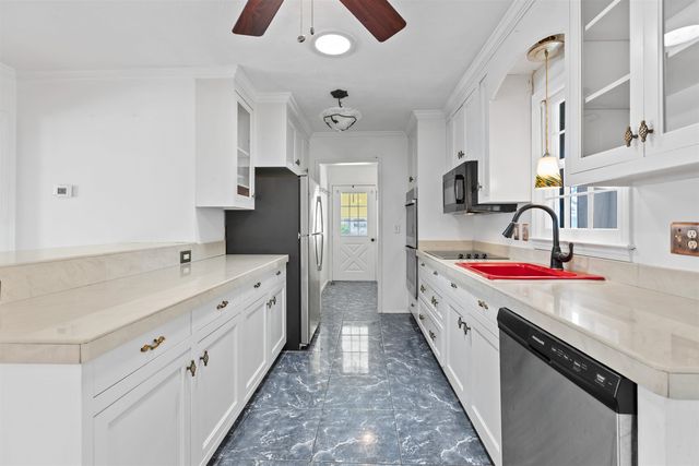 706 Thomas Ave., North Myrtle Beach, SC 29582